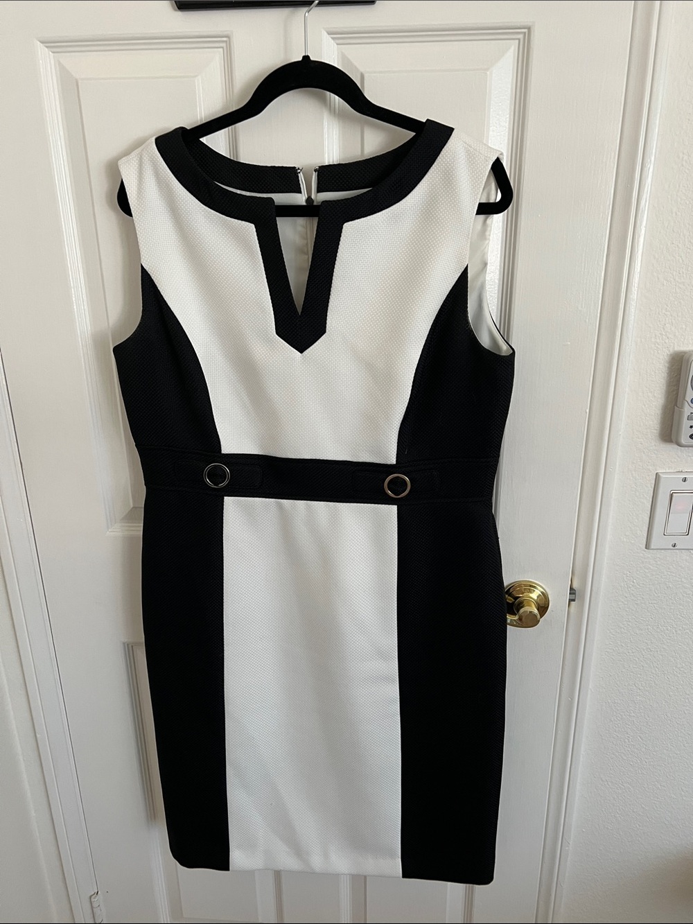 Tahari Black and White Sleeveless Sheath Dress